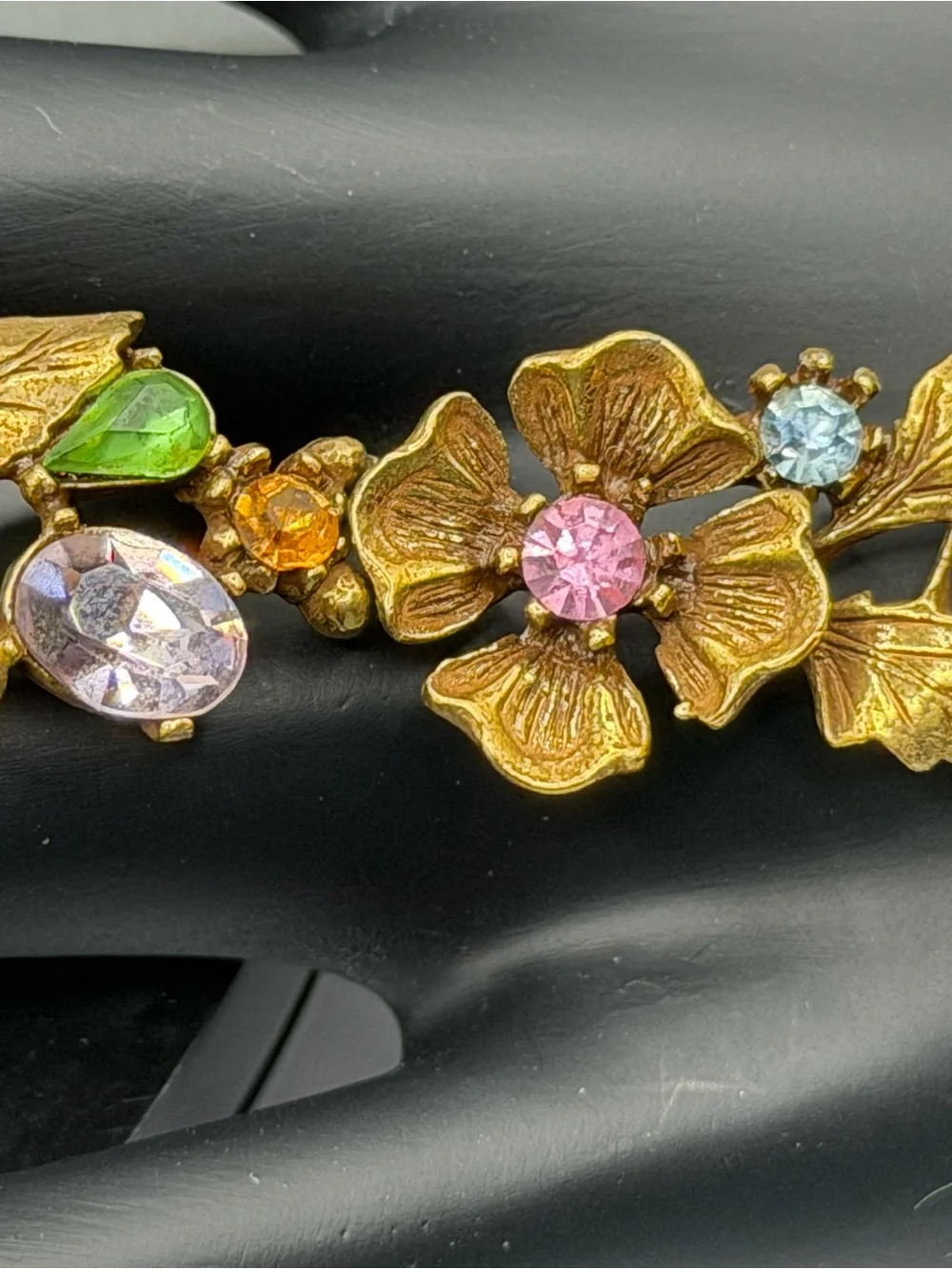 Vintage Lisner Floral Rhinestone Crystal Gold Tone Flower Necklace Signed